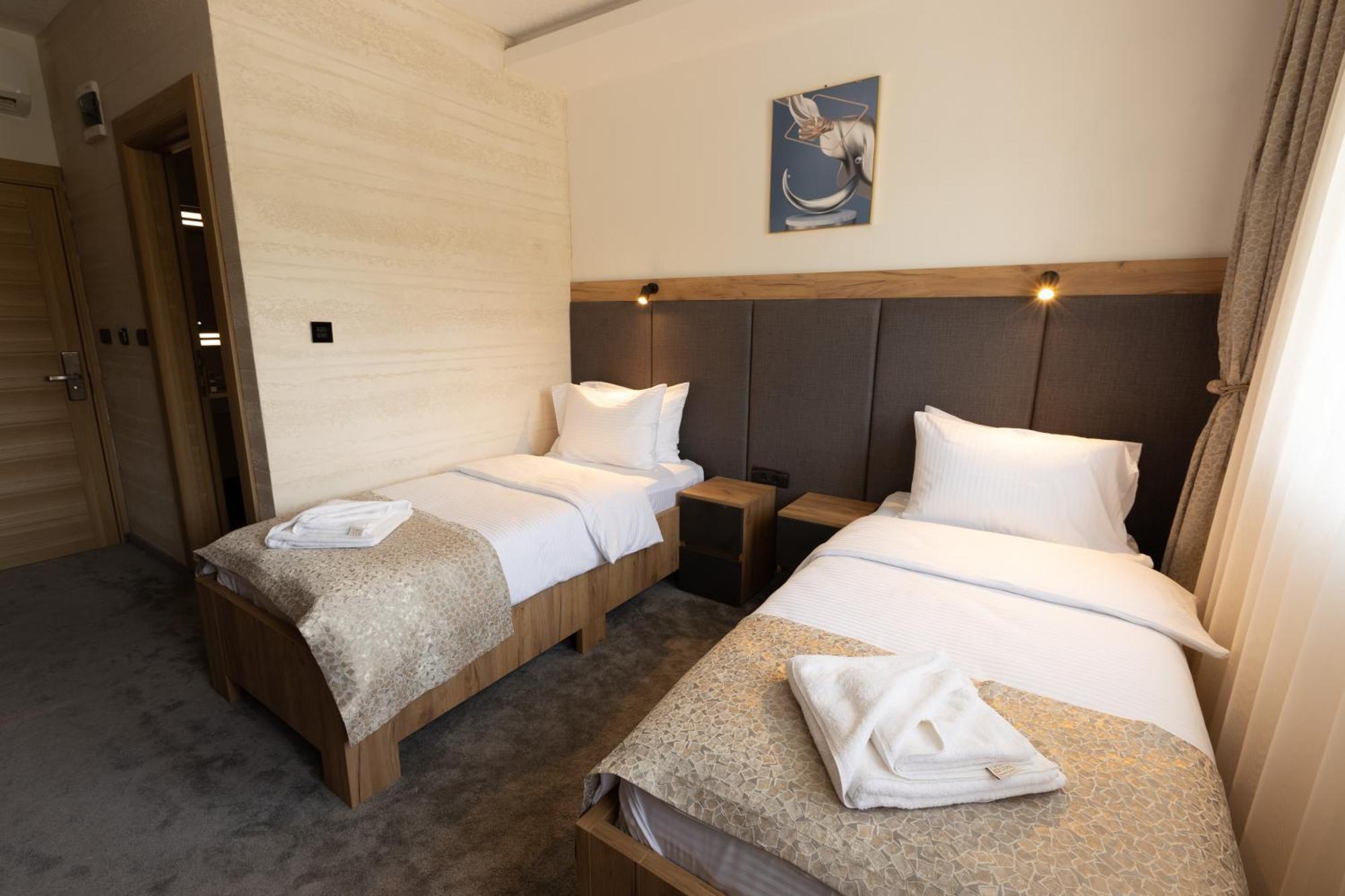 Hotel M Star Novi Pazar Esterno foto